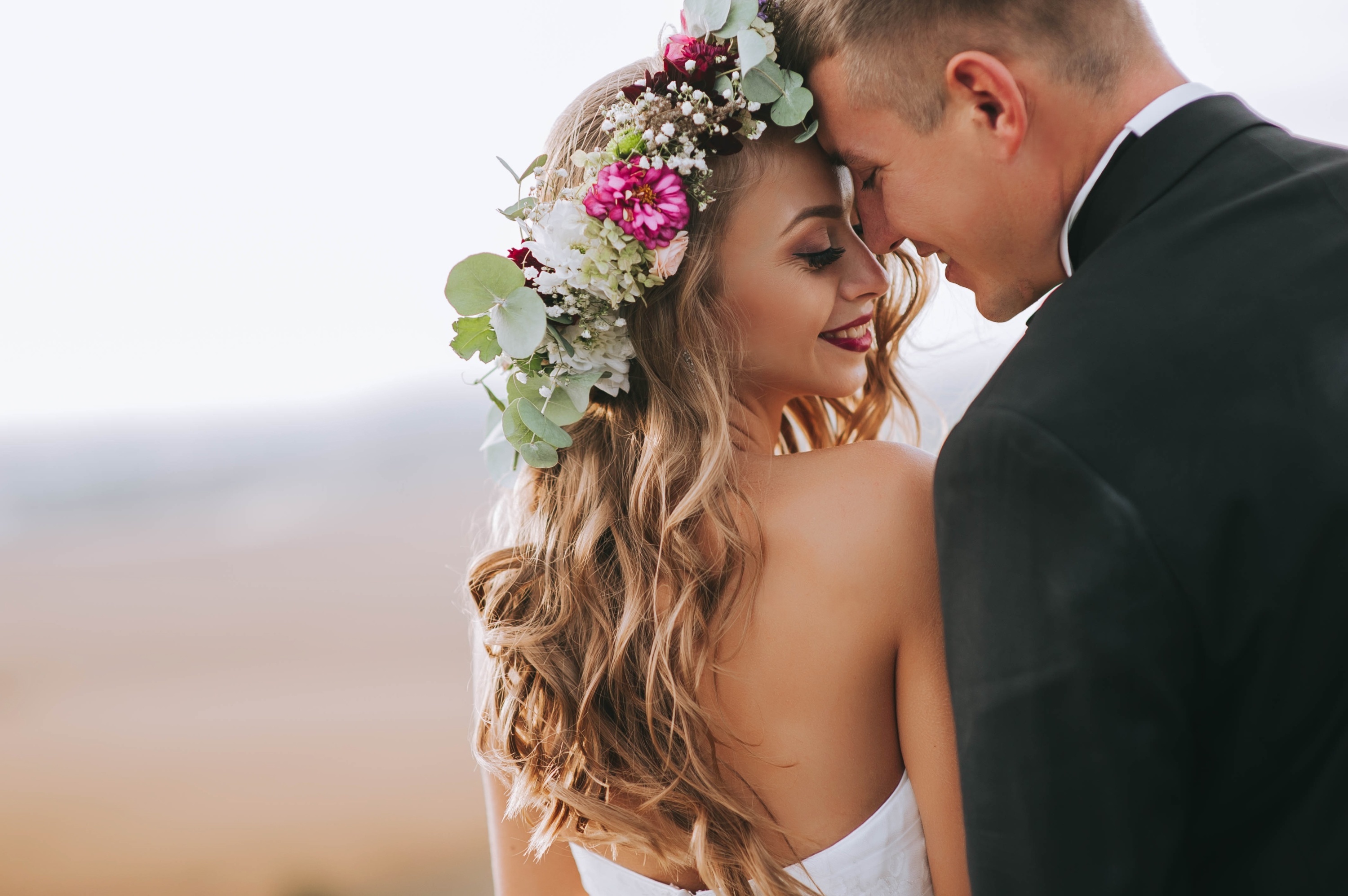 20 Bridal Hairstyles for Summer Weddings | John Frieda